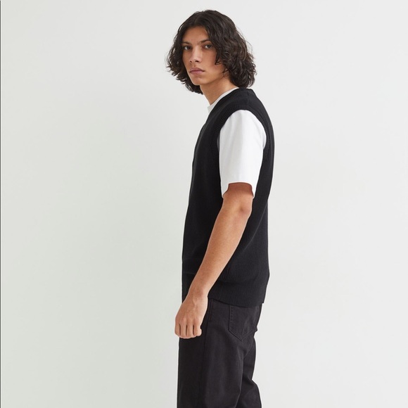 Relaxed Fit Cotton Sweater Vest - Picture 2 of 7